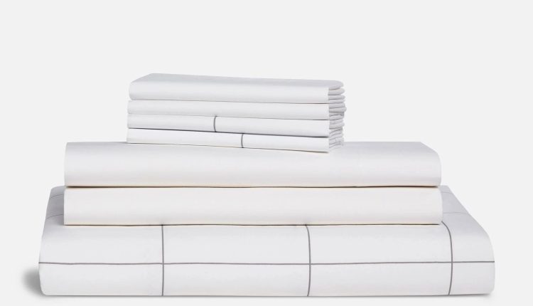Cooling Cotton Percale Sheet Set - Duvet, Fitted Sheet, Flat Sheet, Pillowcases Size Queen in Black/White | Best Sheets for Hot Sleepers by Brooklinen - MadeInUSA