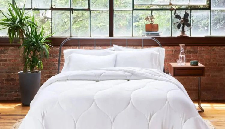 Buffy Cloud Comforter - Hypoallergenic Eucalyptus Fabric - Full/Queen - MadeInUSA