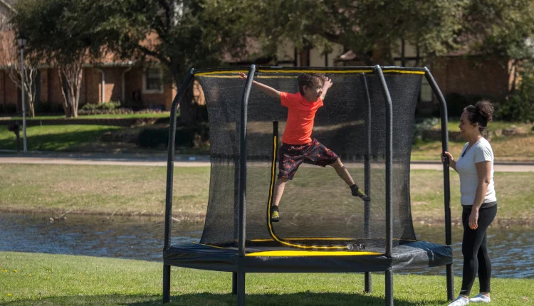 JumpKing 7.5-Foot Trampoline, with Enclosure, Black/Yellow - MadeInUSA